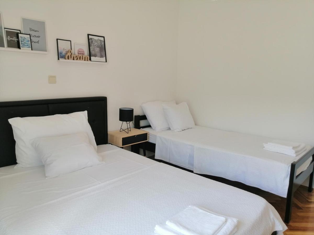 Apartment Near The Sea-Self Check-In Podstrana Bagian luar foto
