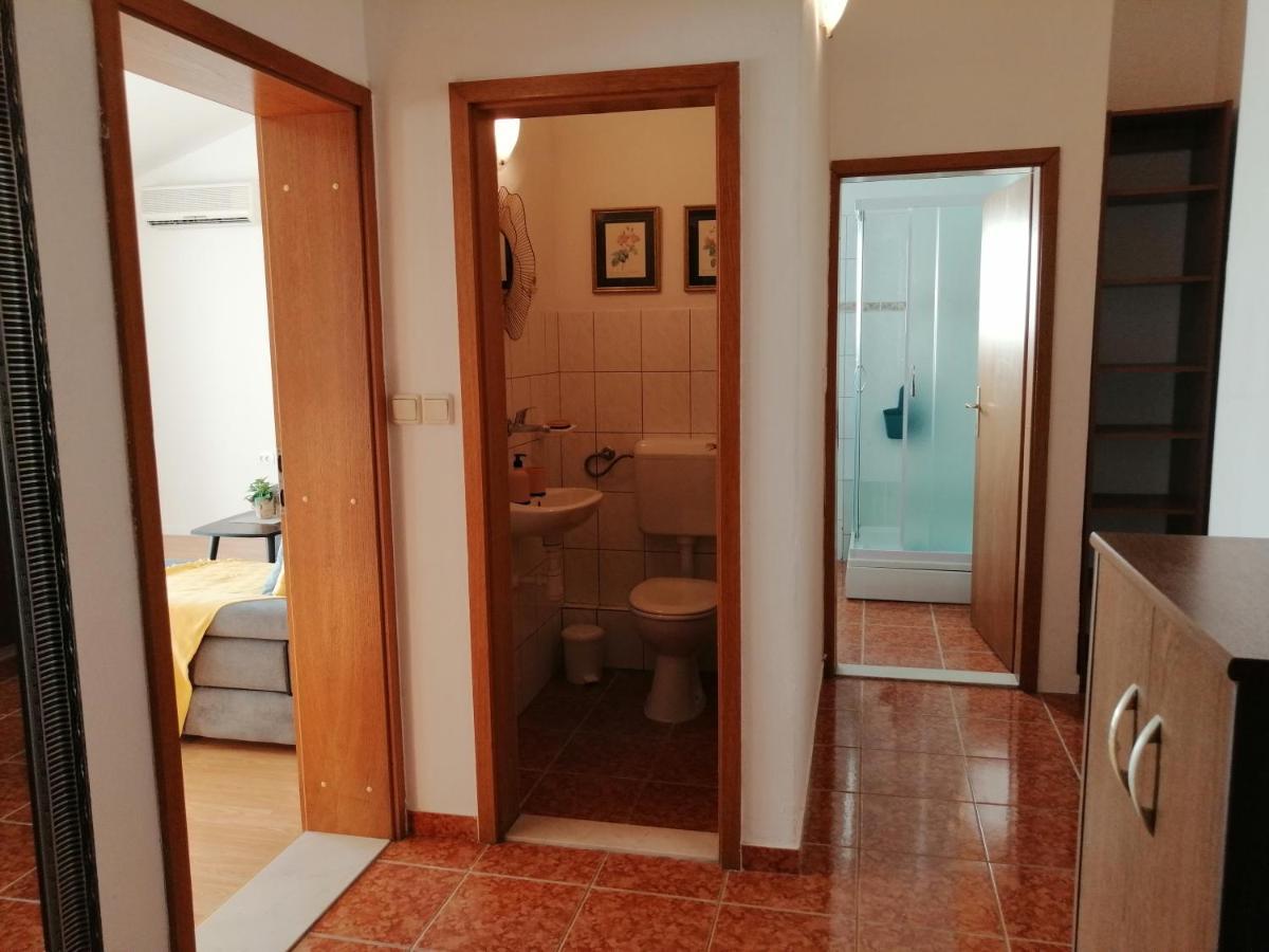 Apartment Near The Sea-Self Check-In Podstrana Bagian luar foto