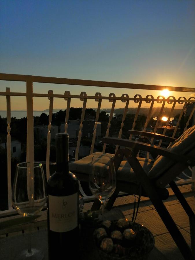 Apartment Near The Sea-Self Check-In Podstrana Bagian luar foto