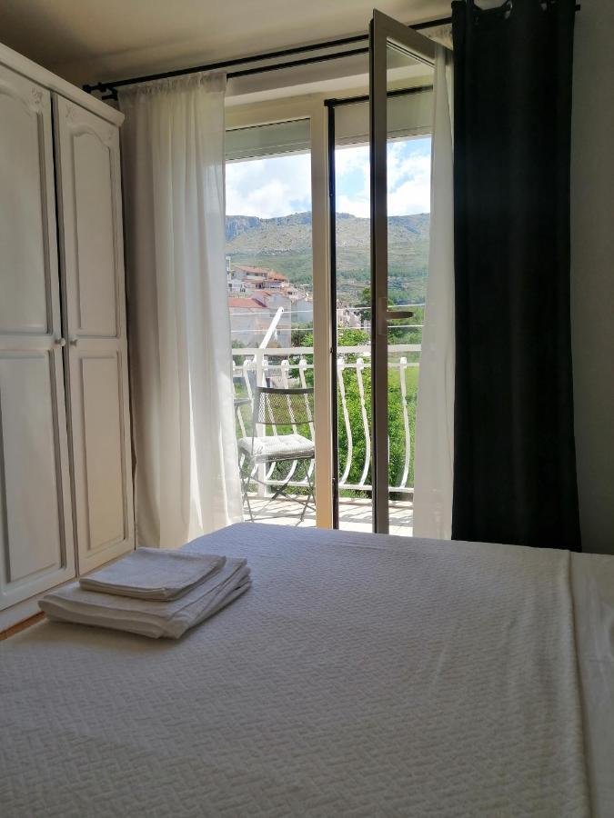 Apartment Near The Sea-Self Check-In Podstrana Bagian luar foto