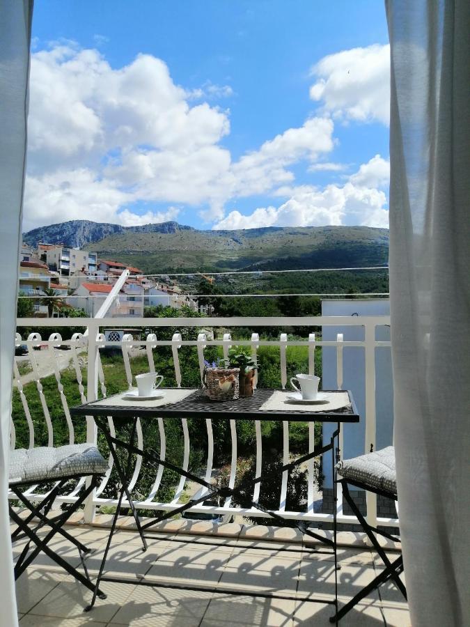 Apartment Near The Sea-Self Check-In Podstrana Bagian luar foto