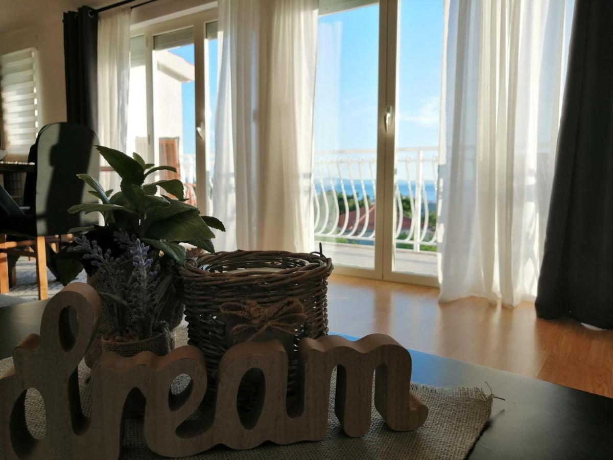 Apartment Near The Sea-Self Check-In Podstrana Bagian luar foto
