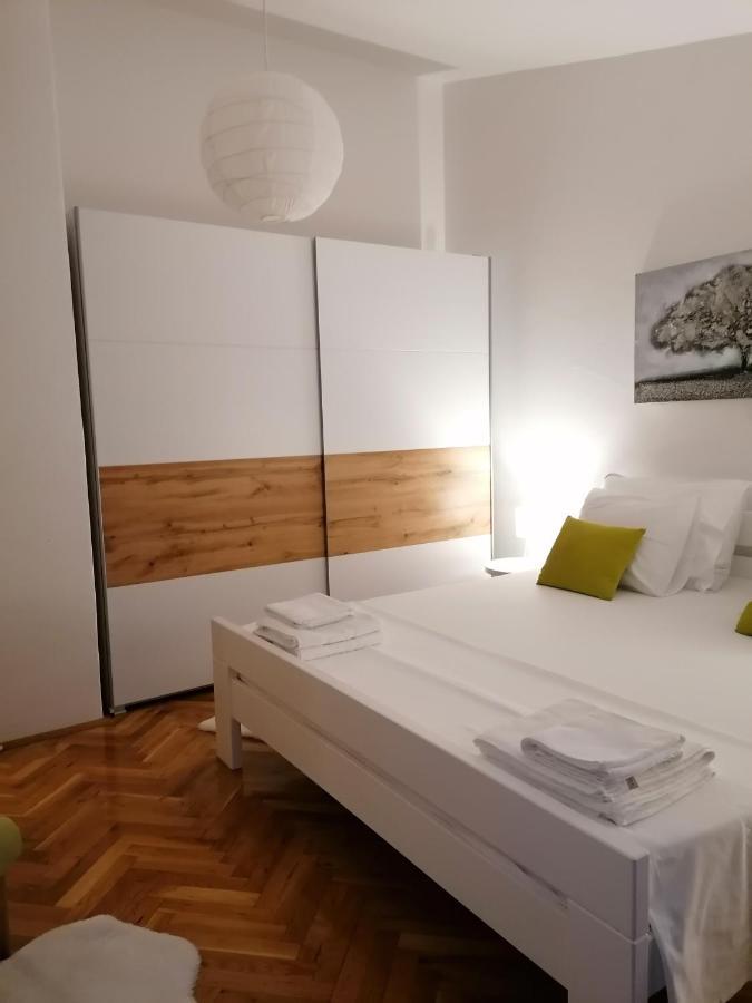 Apartment Near The Sea-Self Check-In Podstrana Bagian luar foto