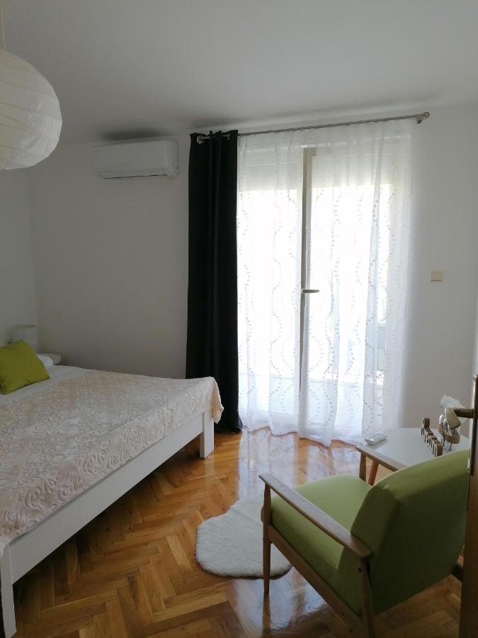 Apartment Near The Sea-Self Check-In Podstrana Bagian luar foto