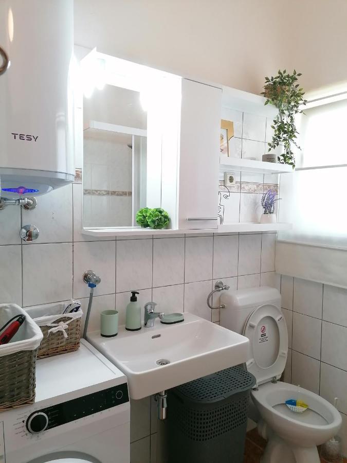Apartment Near The Sea-Self Check-In Podstrana Bagian luar foto