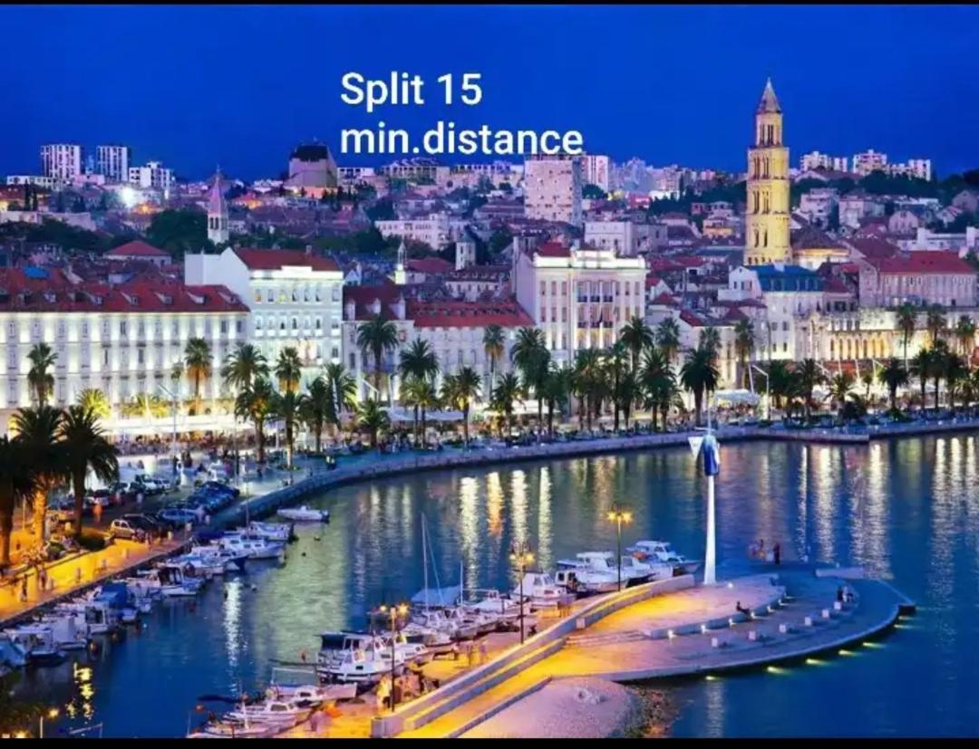 Apartment Near The Sea-Self Check-In Podstrana Bagian luar foto